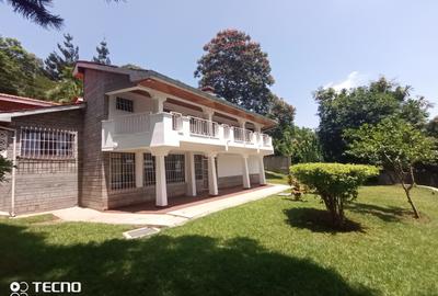 5 Bed House with En Suite at Off Un Avenue