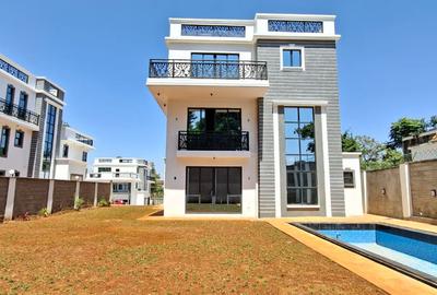 5 Bed Townhouse with En Suite in Lavington
