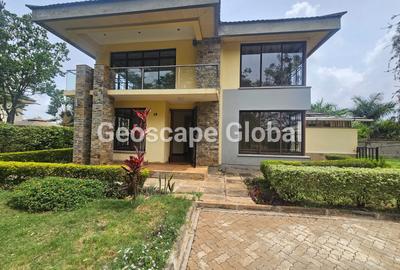 4 Bed House with En Suite in Ridgeways