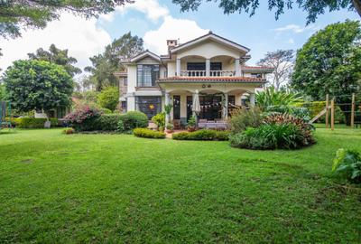 5 Bed House with Garden at Nyari - 2