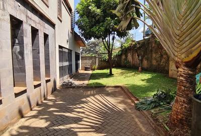 5 Bed Villa with En Suite at Lavington