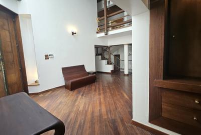 6 Bed House with En Suite in Runda - 4