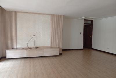 3 Bed Apartment with En Suite in Kileleshwa