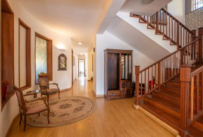 4 Bed House with En Suite in Runda - 2