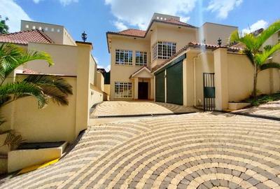 4 Bed Townhouse with En Suite at Kyuna Rise