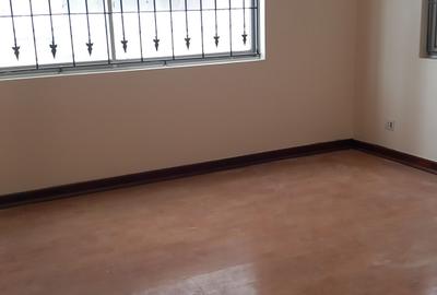 3 Bed Apartment with En Suite in Kileleshwa