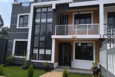 4 Bed House with En Suite in Gikambura