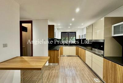 4 Bed House with En Suite at Runda