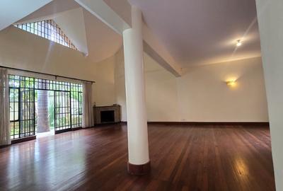 5 Bed Townhouse with En Suite in Lavington