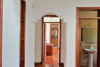 4 Bed House with En Suite at Runda Mumwe