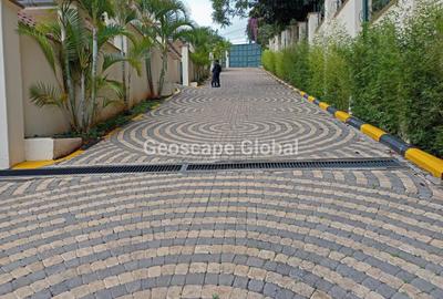 4 Bed House with En Suite in Kyuna - 3