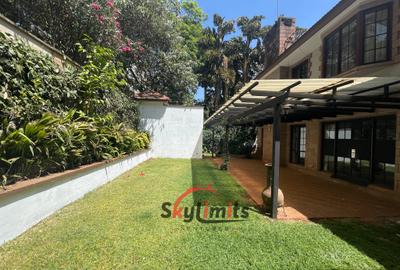 5 Bed Townhouse with En Suite at General Mathenge