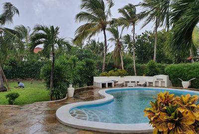 5 Bed House with En Suite at Watamu - 2
