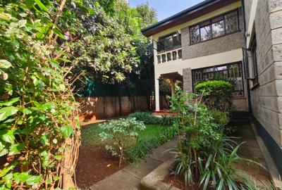 5 Bed House with En Suite at Lavington Green