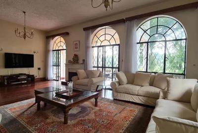 5 Bed House with En Suite at Red Hill Road