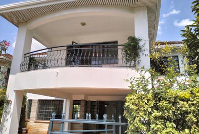 4 Bed Townhouse with En Suite in Westlands Area