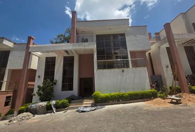 5 Bed Villa with En Suite at Chalbi Drive