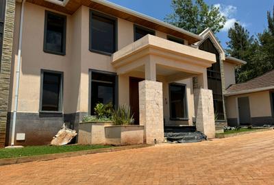 4 Bed House with En Suite in Runda