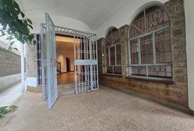 4 Bed House with En Suite in Spring Valley