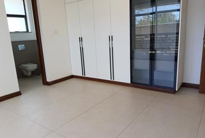 4 Bed Apartment with En Suite at Mount Kenya Road