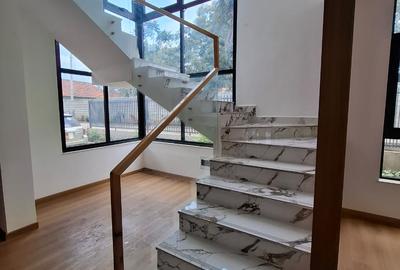 5 Bed Townhouse with En Suite in Lavington