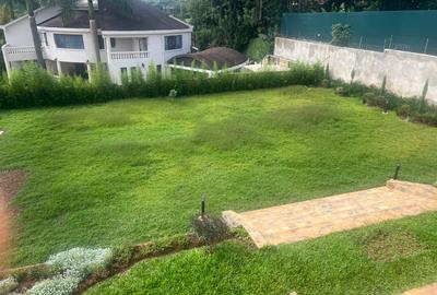 5 Bed House with En Suite in Runda