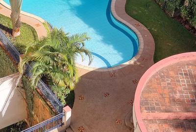 Furnished 2 Bed Apartment with En Suite at Brookside Drive