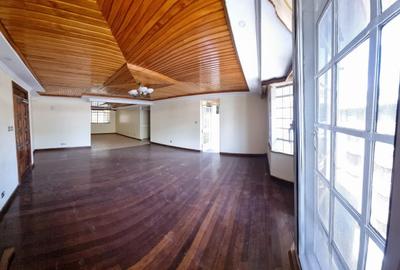 4 Bed Apartment with Lift in Westlands Area - 4