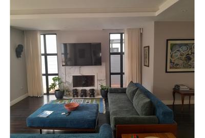 6 Bed Villa with En Suite at Palm Valley - 2