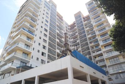 3 Bed Apartment with En Suite at Brookside Drive - 2