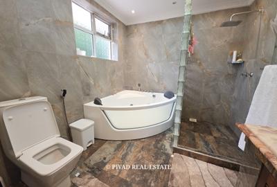 5 Bed Townhouse with Swimming Pool in Runda - 4