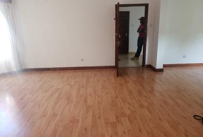 Serviced 3 Bed Apartment with En Suite in Spring Valley - 4