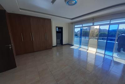 Serviced 2 Bed Apartment with En Suite at Siaya Road - 3