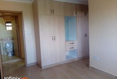 2 Bed Apartment with En Suite in Naivasha Road - 4