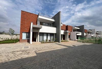 4 Bed Townhouse with En Suite in Langata