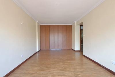 3 Bed Apartment with En Suite in Brookside