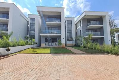 5 Bed Townhouse with En Suite in Lavington