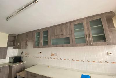 4 Bed Villa with En Suite at Lavington - 3