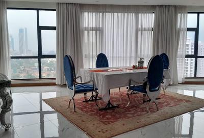 4 Bed Apartment with En Suite in Westlands Area