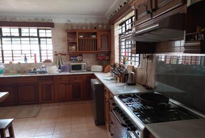 4 Bed House with En Suite in Runda - 3
