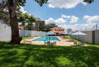 2 Bed Apartment with En Suite at Fourways Junction Estate Rd