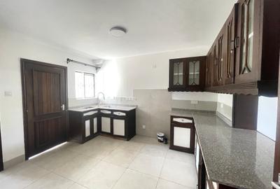 4 Bed Townhouse in Kilimani - 4