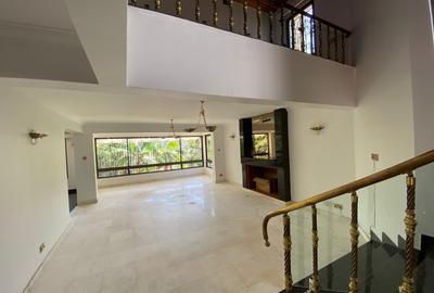 7 Bed Townhouse with En Suite in Gigiri - 3