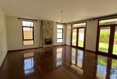 5 Bed Townhouse with En Suite in Lavington - 2