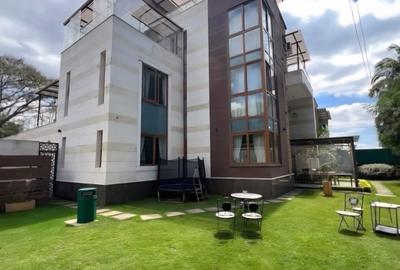5 Bed Townhouse with En Suite in Lavington