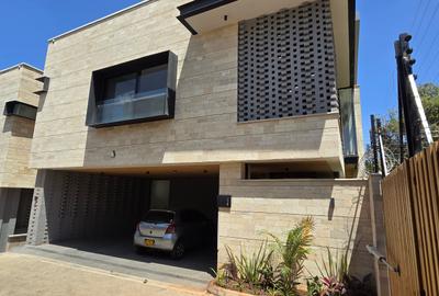 5 Bed Townhouse with En Suite at Kyuna Grovelia Grove - 2