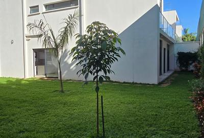 5 Bed Townhouse with En Suite at Lavington Green - 2