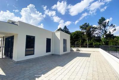 6 Bed Townhouse with En Suite in Westlands Area