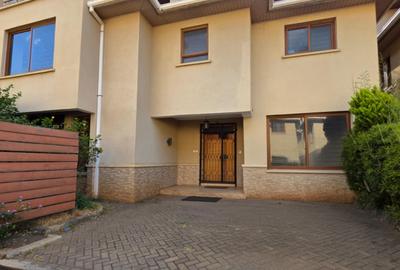 5 Bed Apartment with En Suite in Kileleshwa