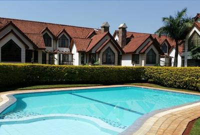 4 Bed Villa with En Suite in Lavington